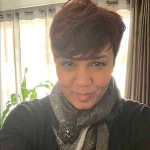 Meet your Posher, Lauretta